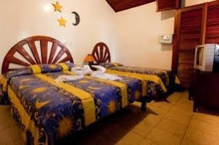 El Milagro Hotel Tamarindo Kültér fotó